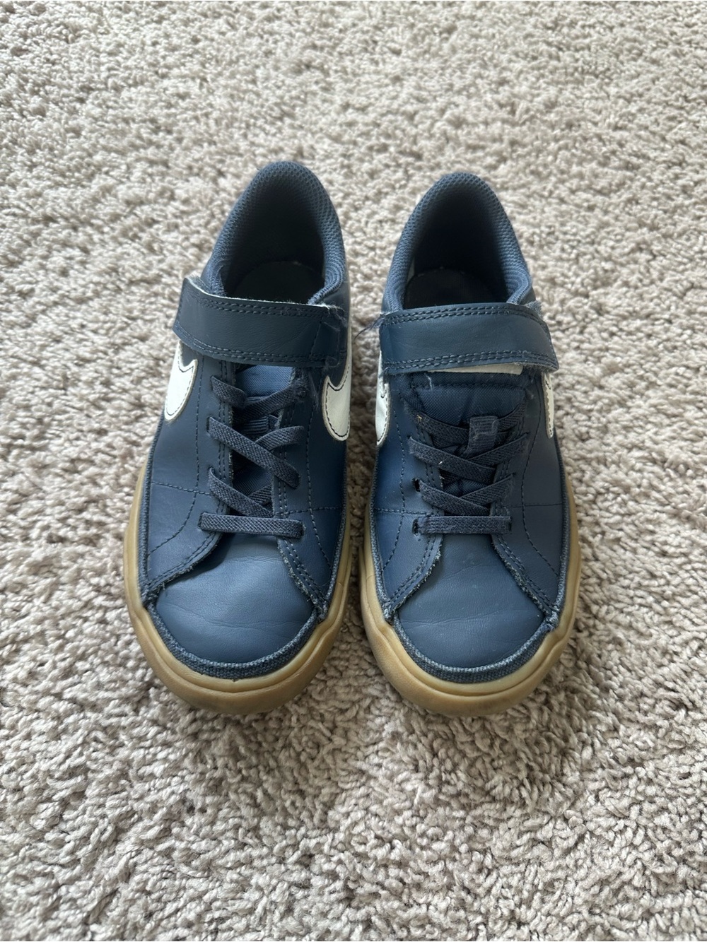 Nike Kids Navy Sneakers with Gum Sole and White Swoosh